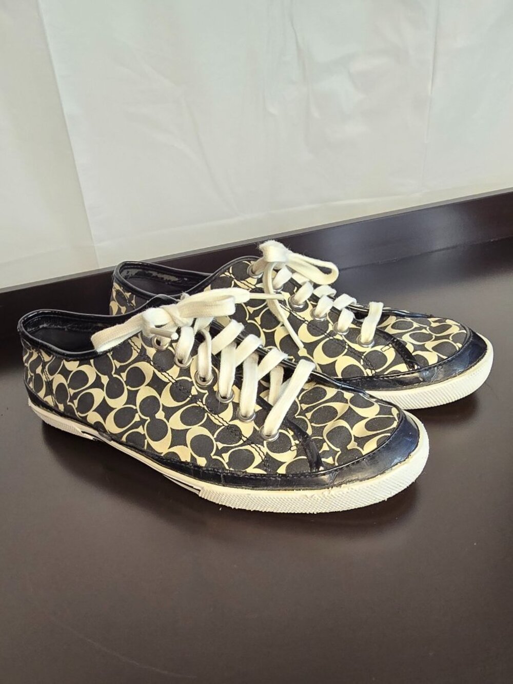 Coach Etta Signature Canvas Low Top Sneakers Black Cream Size 9 in EUC